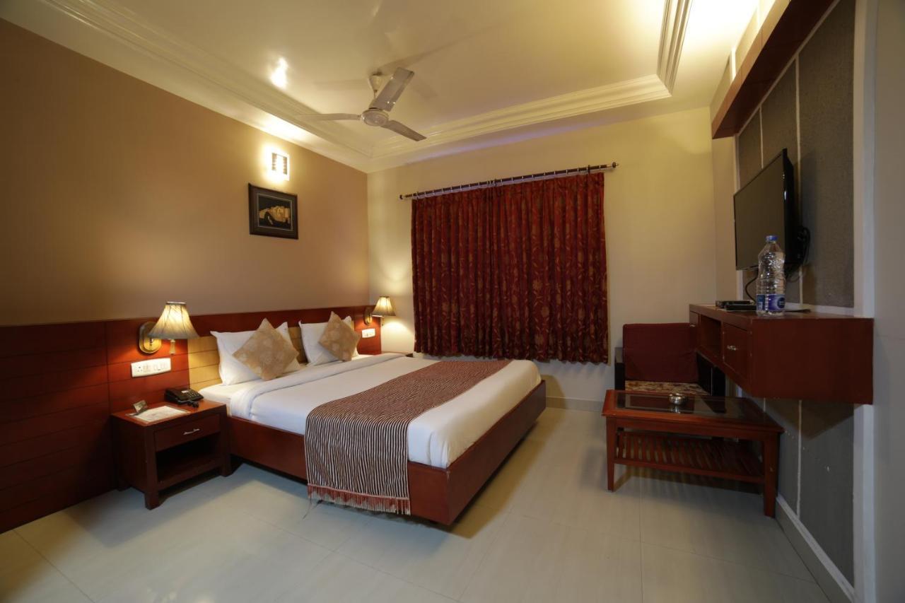 Hotel Green Palace Pondicherry Esterno foto